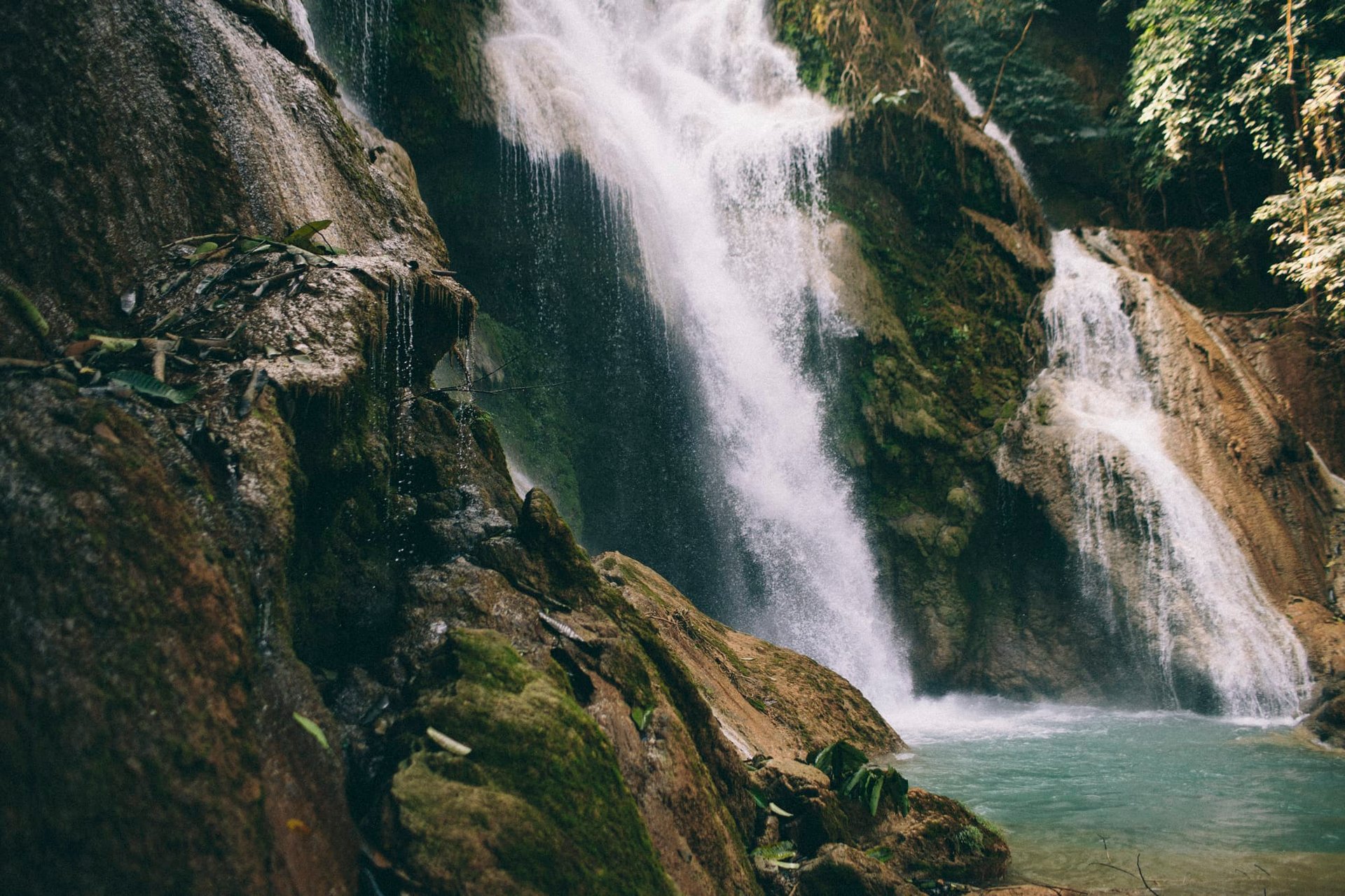 Paysage montagneux le long du Nam Ou