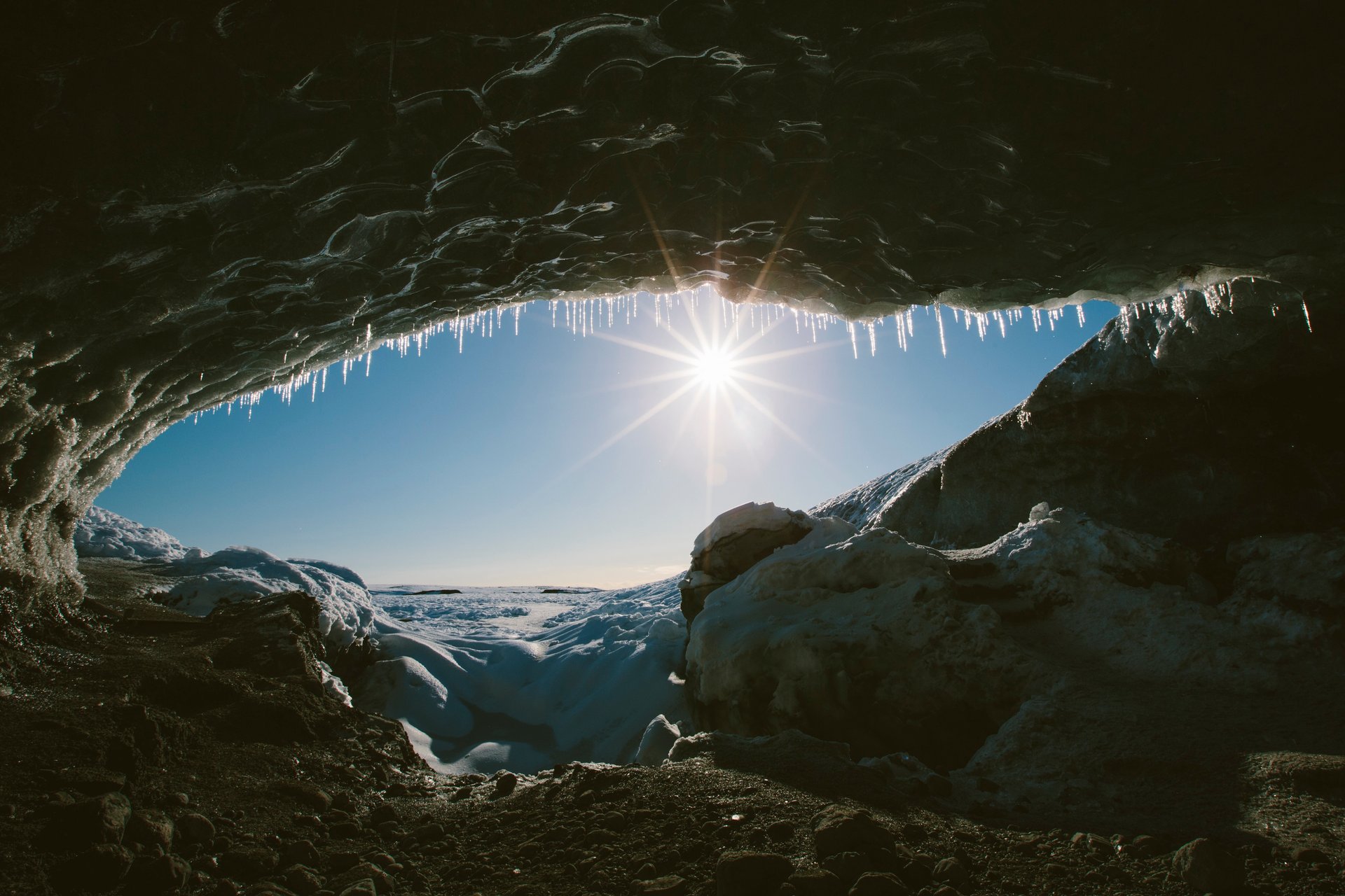 Paysage islandais, côte et formations rocheuses
